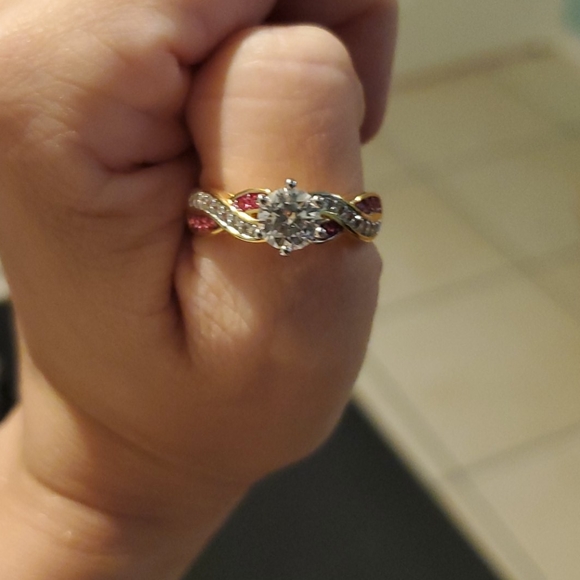 Ring - Picture 1 of 2